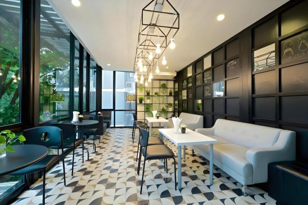Bb House Mini Suite Hotel Bangkok Exterior foto